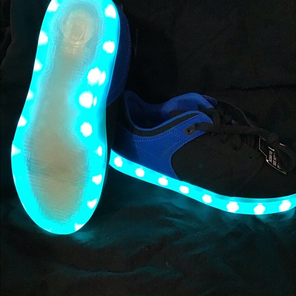 Remote Controlled light up shoes! - Picture 5 of 7